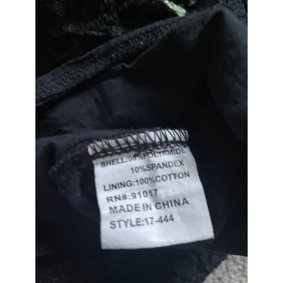 Solitaire Womens/Teen Black Lace Floral Lace Blouse Size Small Flare sleeves - Picture 7 of 7